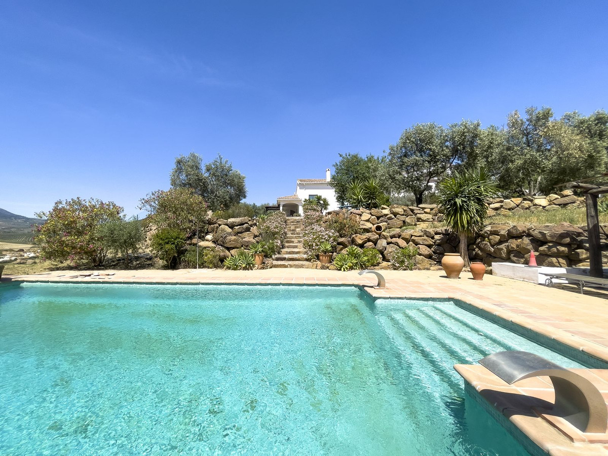 Commercial in Casarabonela