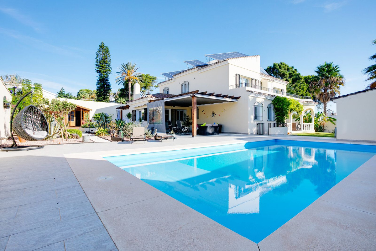 Villa in Estepona