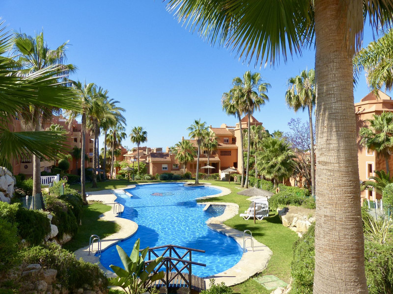 Middle Floor Apartment in Reserva de Marbella