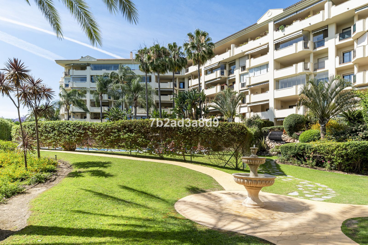 Middle Floor Apartment in Guadalmina Alta