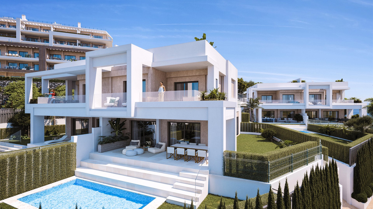 Villa - Semi Detached in Estepona